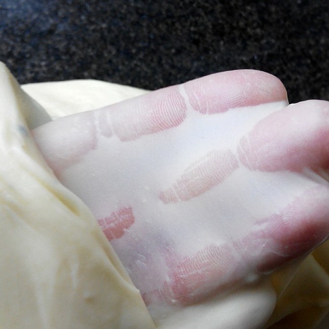 【面包十五分钟手套膜及拉丝秘笈(附七岁儿童终极版)的做法步骤图】潇潇媽-制作