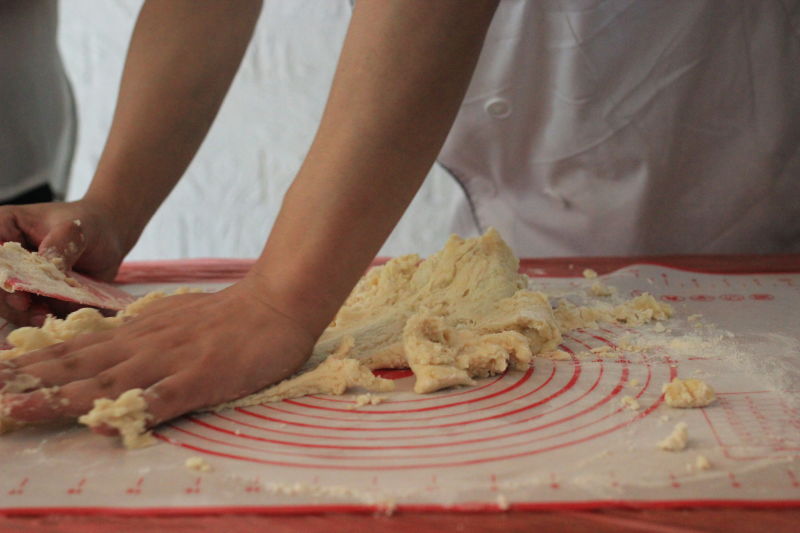 【鲜肉月饼的做法步骤图，鲜肉月饼怎么做好吃】一只梨花压海棠-制作