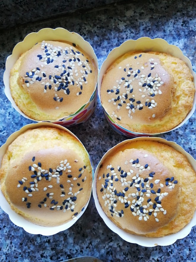 普通面粉般纸杯蛋糕(烤箱)  制作方法