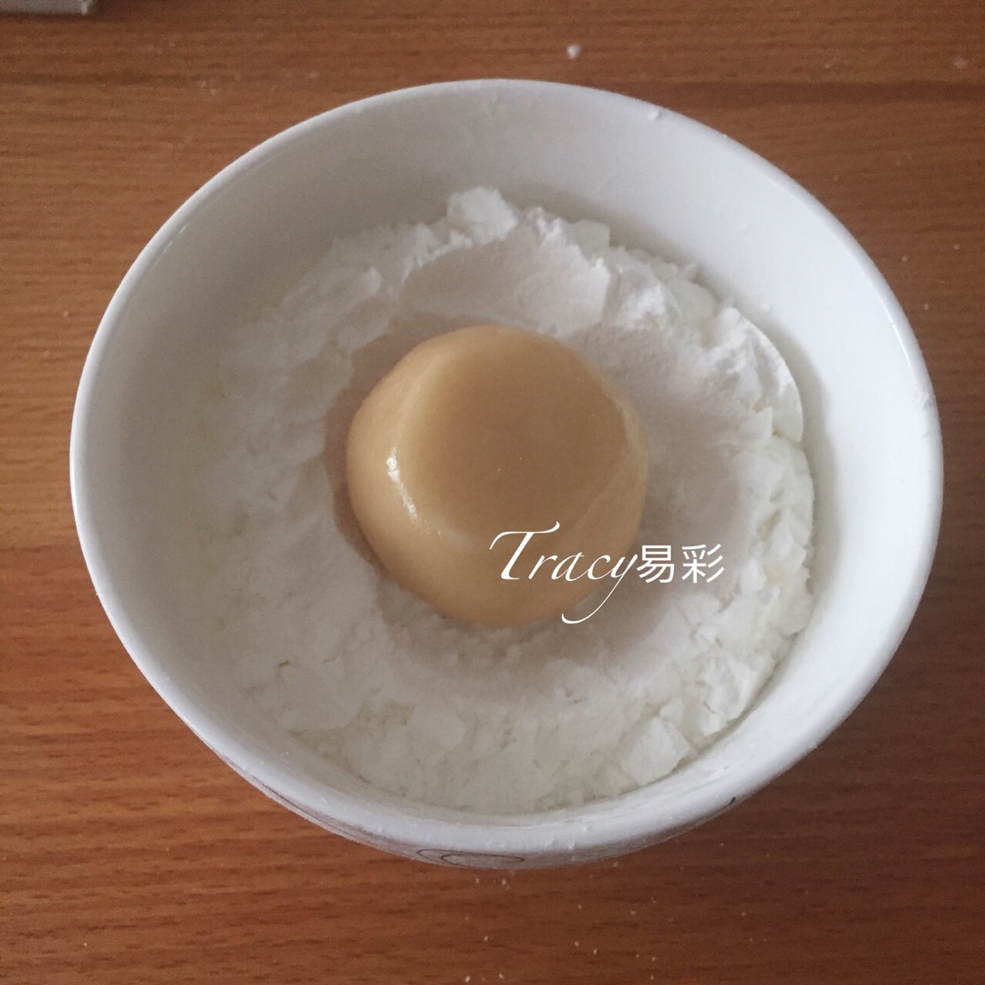 【金沙奶黄月饼的做法步骤图,怎么做好吃】Tracy易彩-制作