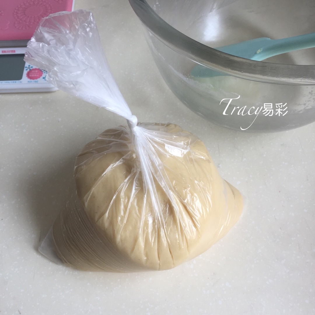 【金沙奶黄月饼的做法步骤图,怎么做好吃】Tracy易彩-制作