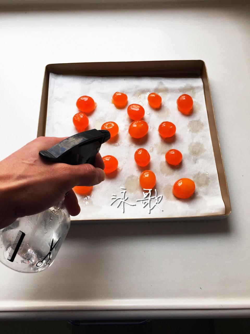 【广式月饼—蛋黄莲蓉月饼的做法步骤图】泳歌-制作