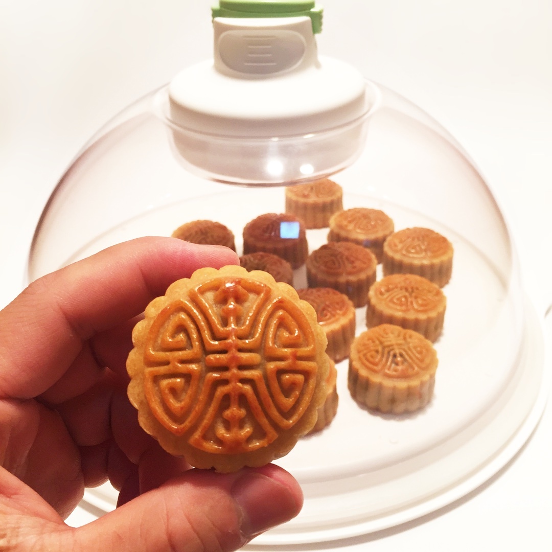 【广式月饼—蛋黄冬翅月饼的做法步骤图】泳歌-制作