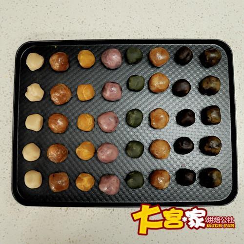 【桃山皮月饼的做法步骤图，桃山皮月饼怎么做好吃】大宫家烘焙公社-制作