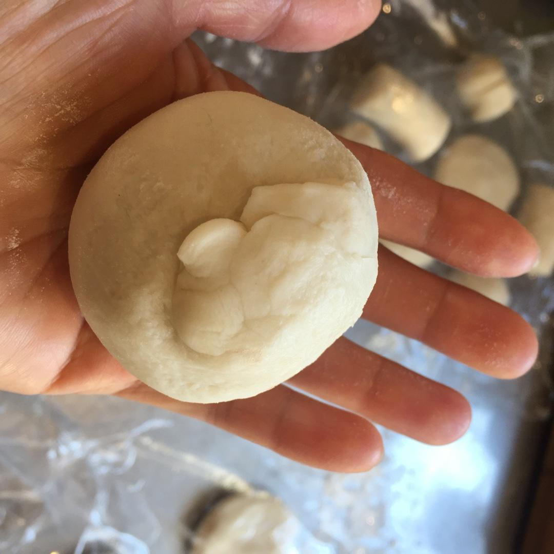 【苏式月饼的做法步骤图，苏式月饼怎么做好吃】驴妈咪-制作