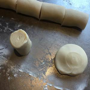 【苏式月饼的做法步骤图，苏式月饼怎么做好吃】驴妈咪-制作