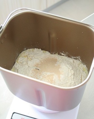 用面包机怎么做面包？