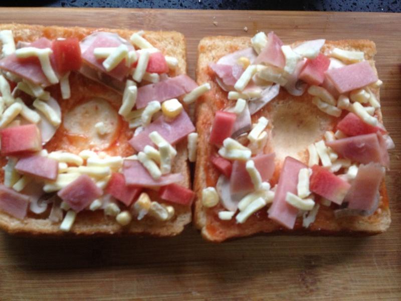 【吐司太阳蛋披萨的做法步骤图,怎么做好吃】葉子的爱与厨房-制作