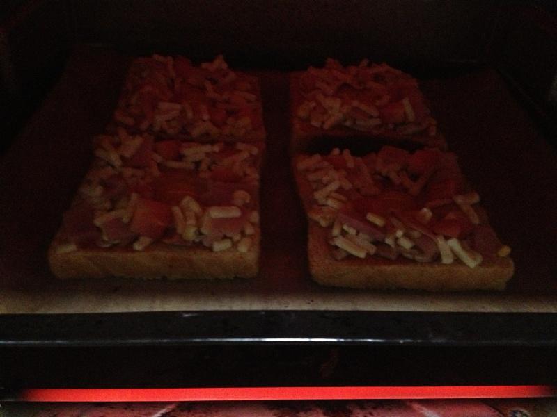 【吐司太阳蛋披萨的做法步骤图,怎么做好吃】葉子的爱与厨房-制作