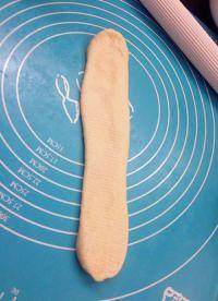 【椰蓉面包卷的做法步骤图，椰蓉面包卷怎么做好吃】xiao_MiSs7-制作