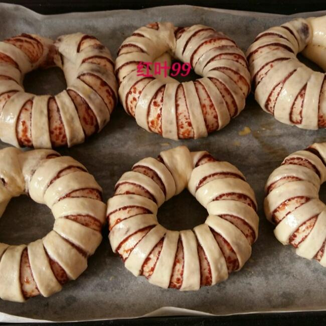 【豆沙面包圈的做法步骤图，豆沙面包圈怎么做好吃】红叶99-制作