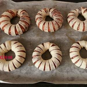 【豆沙面包圈的做法步骤图，豆沙面包圈怎么做好吃】红叶99-制作