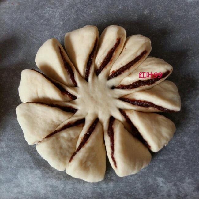【花朵豆沙面包的做法步骤图，怎么做好吃】红叶99-制作
