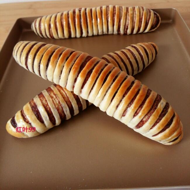 【毛毛虫豆沙面包的做法步骤图,怎么做好吃】红叶99-制作