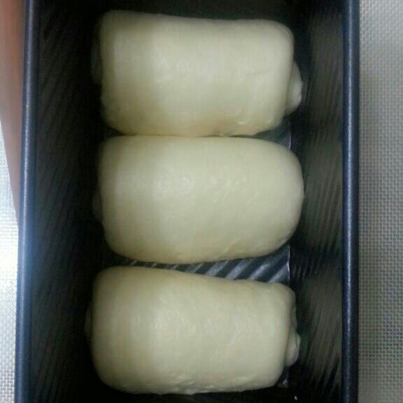 【炼奶吐司的做法步骤图，炼奶吐司怎么做好吃】海燕的手艺-制作