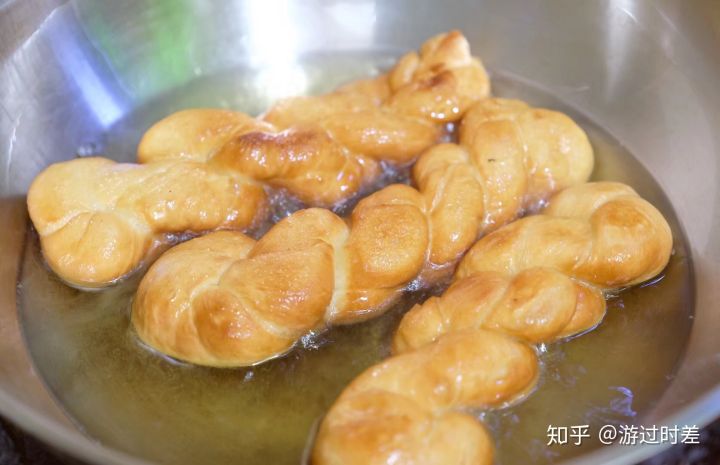 他说没烤箱做不了糕点面包,我说可以