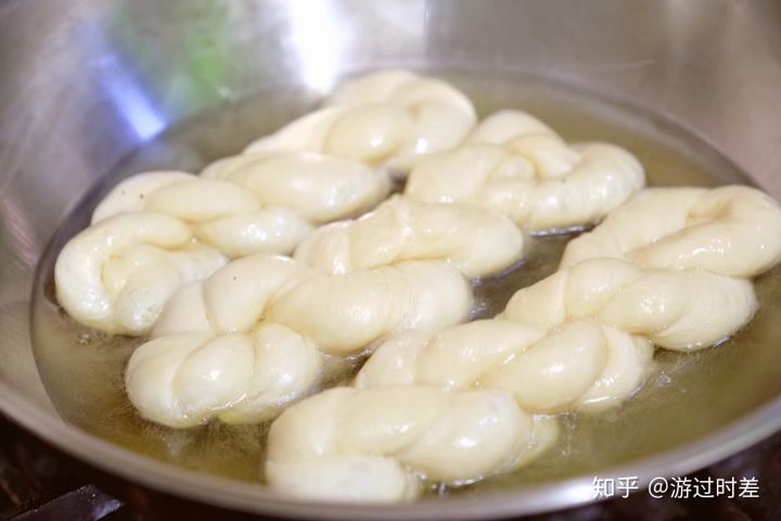 他说没烤箱做不了糕点面包,我说可以