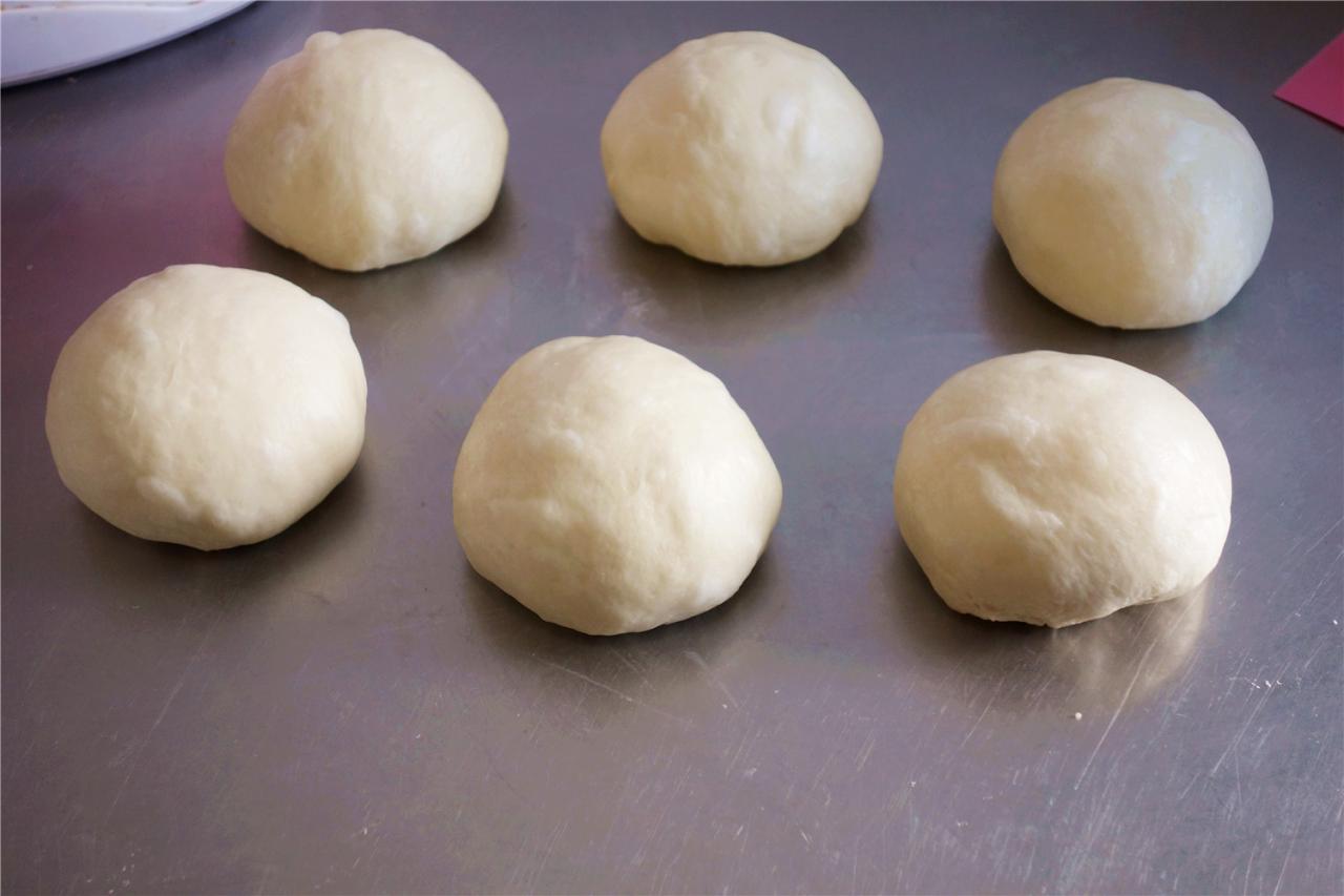 【酸奶奶油吐司的做法步骤图,怎么做好吃】啊呜511-制作