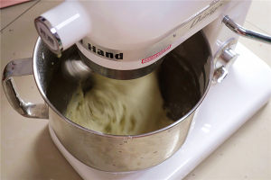 【酸奶奶油吐司的做法步骤图,怎么做好吃】啊呜511-制作