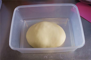 【酸奶奶油吐司的做法步骤图,怎么做好吃】啊呜511-制作