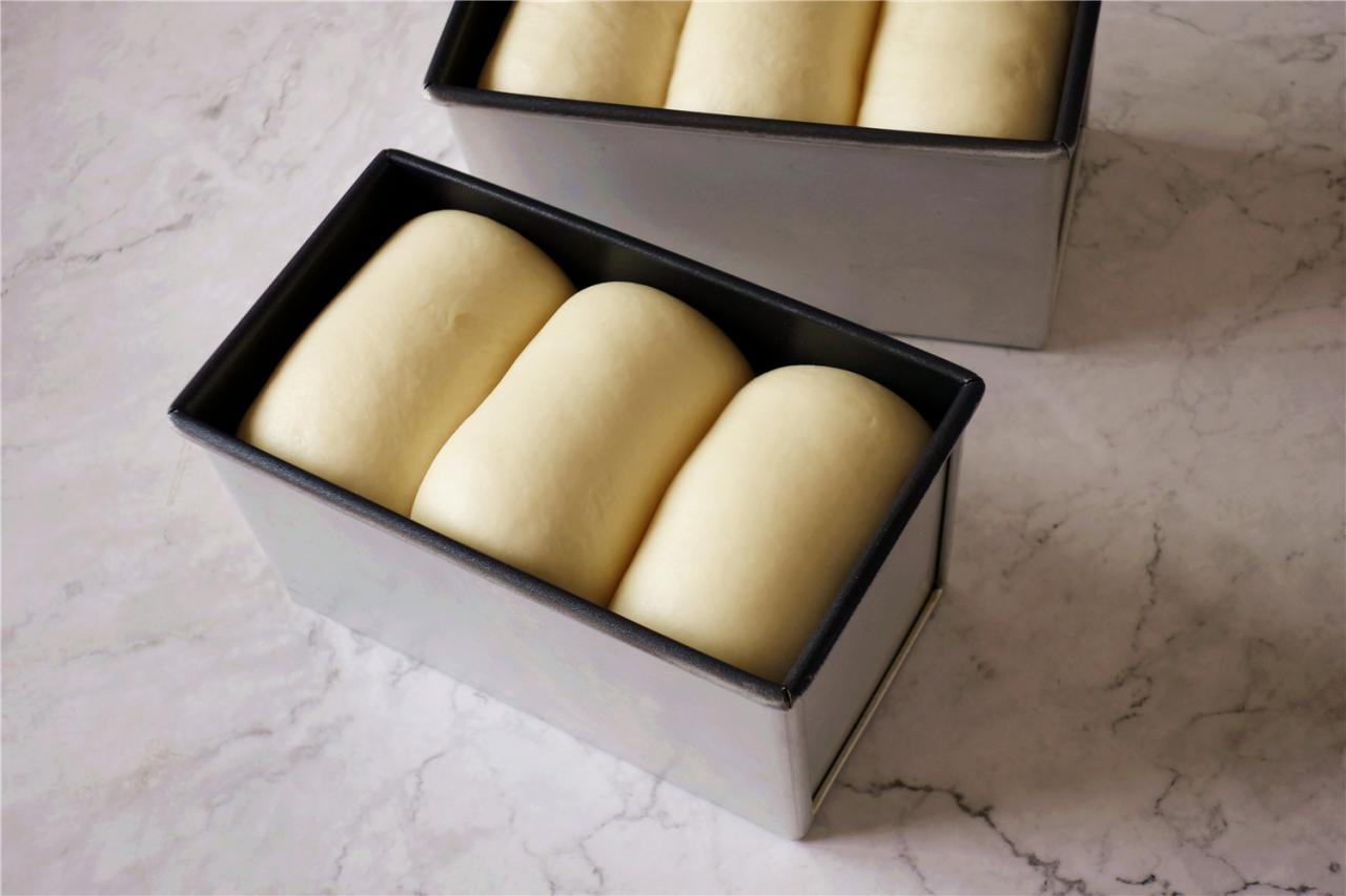 【酸奶奶油吐司的做法步骤图,怎么做好吃】啊呜511-制作