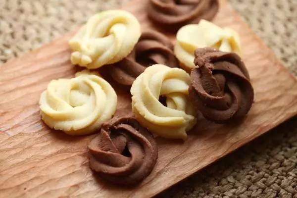 曲奇和饼干有什么区别？