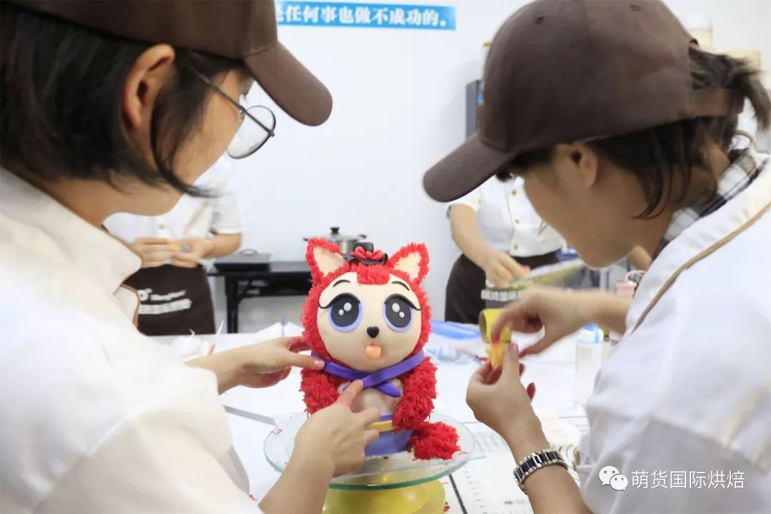 女生做烘焙学徒很累吗？去做烘焙学徒是一种怎样的体验？看了我都不敢当学徒了！！