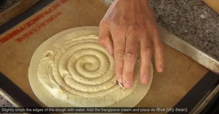 法国总统马克龙每到新年必吃的“一个饼”,你不想尝一尝?