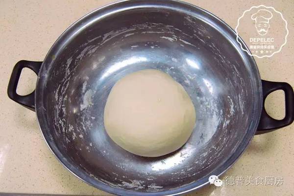 面包揉面，手工揉面快速出膜小技巧 容易出膜又不累
