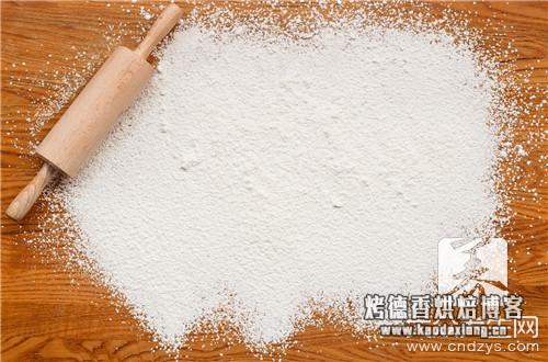 中筋面粉怎么变成高筋面粉？怎样调配中筋面粉呢?