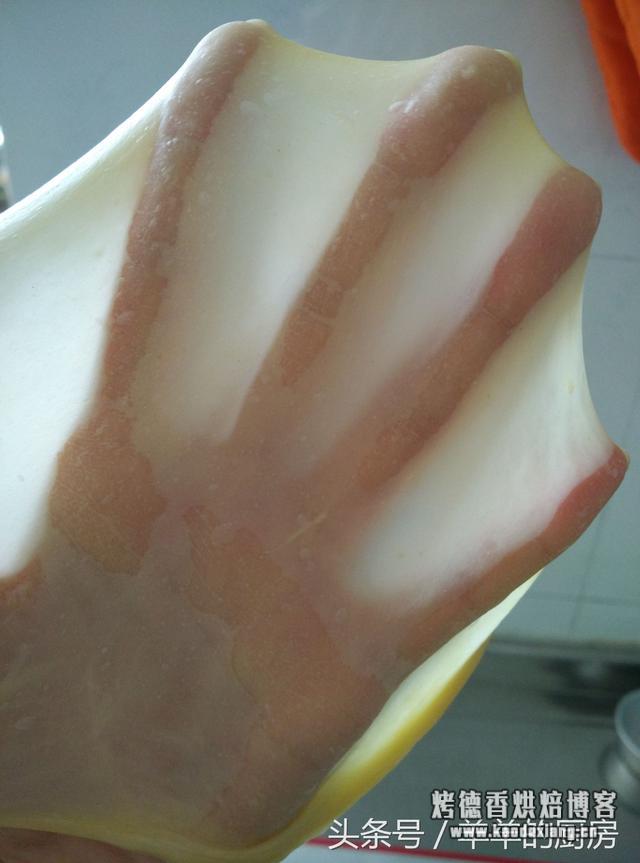 面包揉面包出膜技巧？史上最详细手工揉面方法，窍门、手法全在里面，包你做出成功面包