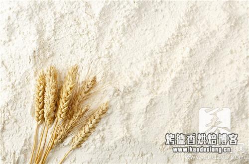 中筋面粉怎么变成高筋面粉？怎样调配中筋面粉呢?