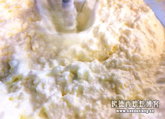 黄油打发奶油怎么做?你知道黄油是怎么做的吗?其实做法很简单,一盒淡奶油就搞定