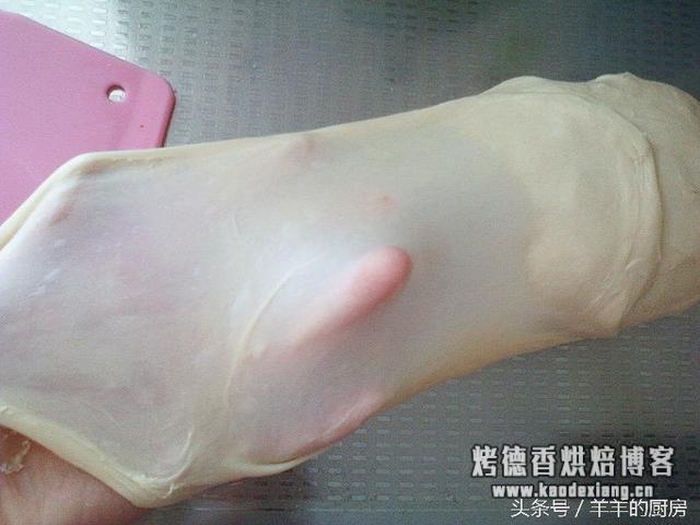 面包揉面包出膜技巧？史上最详细手工揉面方法，窍门、手法全在里面，包你做出成功面包