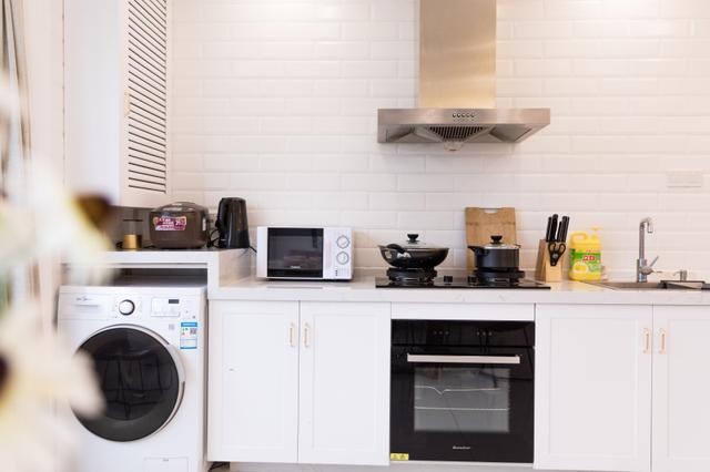 微波炉和烤箱哪个必须买？微波炉和电烤箱哪个更实用？