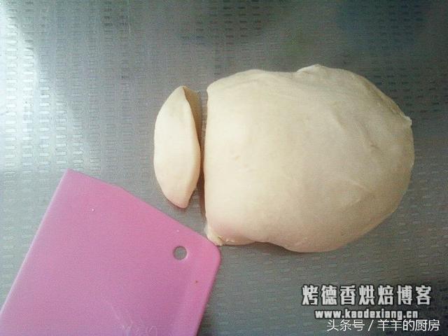 面包揉面包出膜技巧？史上最详细手工揉面方法，窍门、手法全在里面，包你做出成功面包