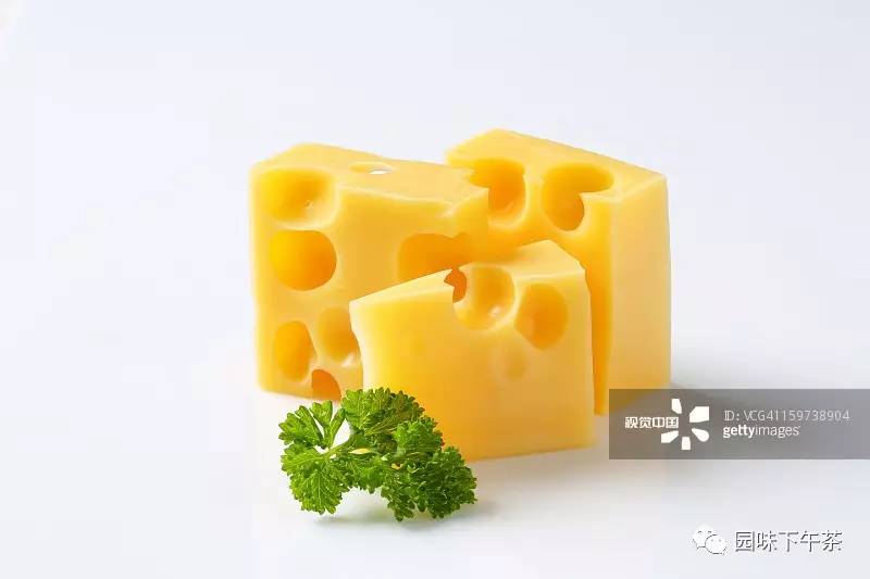 奶油和黄油的差别？稀奶油、淡奶油、黄油、奶油有什么区别？