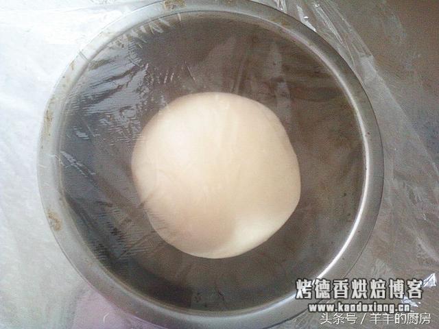 面包揉面包出膜技巧？史上最详细手工揉面方法，窍门、手法全在里面，包你做出成功面包