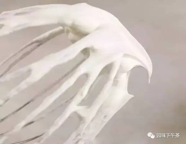 奶油和黄油的差别？稀奶油、淡奶油、黄油、奶油有什么区别？