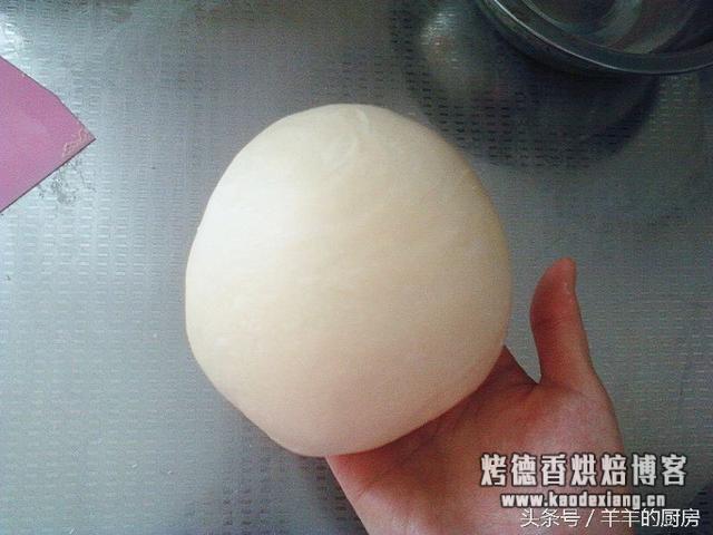 面包揉面包出膜技巧？史上最详细手工揉面方法，窍门、手法全在里面，包你做出成功面包