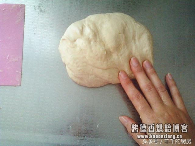 面包揉面包出膜技巧？史上最详细手工揉面方法，窍门、手法全在里面，包你做出成功面包