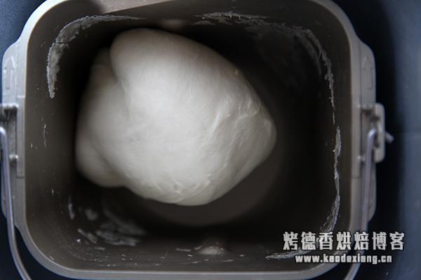 面包机揉面出膜的诀窍 面包机100%出膜的2个简单小技巧！