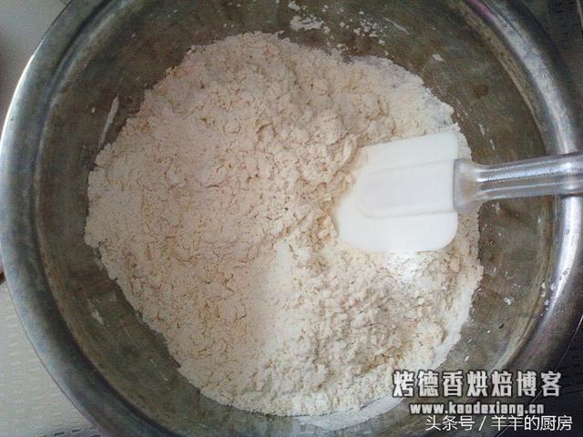 面包揉面包出膜技巧？史上最详细手工揉面方法，窍门、手法全在里面，包你做出成功面包