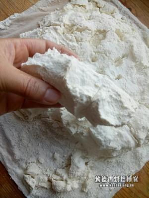 自制低筋面粉，用蒸馒头的面粉制作面包粉，蛋糕粉和饼干粉