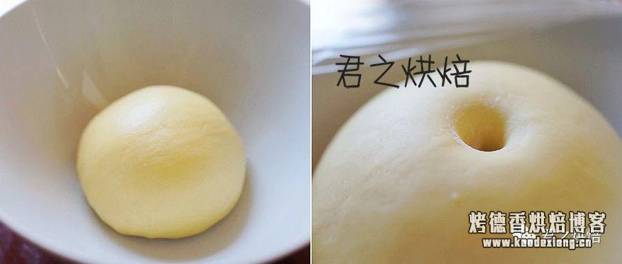 面包制作方法  一口小面包，有着非常诱人的香味