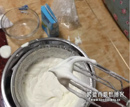 雀巢淡奶油，怎么打发，怎么加糖，一盒可以打出多少奶油？