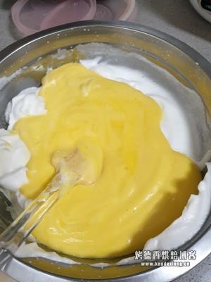 简单易成功的古早蛋糕 戚风蛋糕