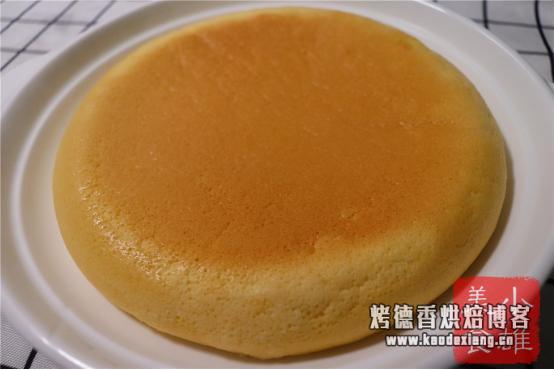 一个矿泉水瓶做“电饭锅蛋糕”,5分钟打发,松软好吃,一看就会