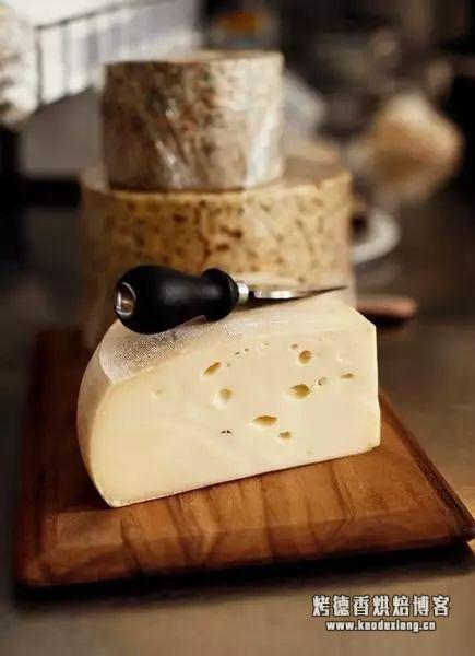 淡奶油怎么打发 玩烘焙,哪能不懂淡奶油?