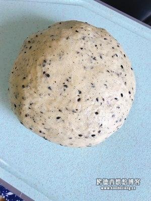 软到不知所措的芝麻包 制作方法